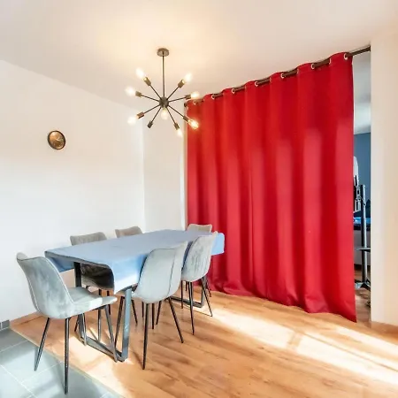 Moderne In Mit Terrasse