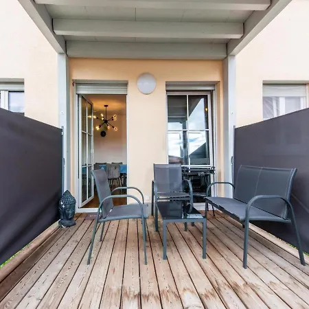 Moderne In Mit Terrasse